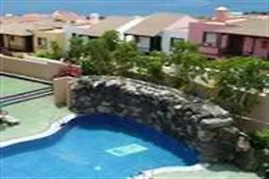 Ξενοδοχείο El Cerrito Playa Cancajos.- BreNa Baja (la Palma)