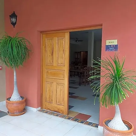 El Cerrito 3*